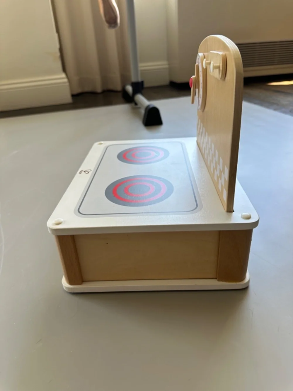 HAPE Kids Indoor Outdoor Wood Toy Cooktop
